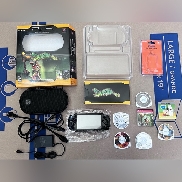 PSP Bundle in Box - Picture 4 of 16